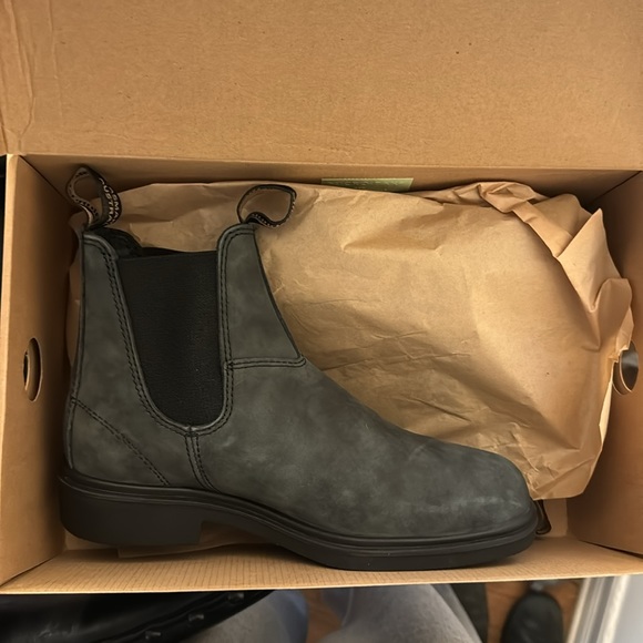 Blundstone Chelsea Boot NWT USA Women’s 8.5 - Picture 6 of 6